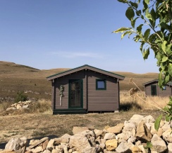 Двухместный коттедж с красивым видом из окна двуспальная кровать в Гостевой дом