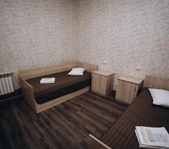 Номер улучшенный комфорт с 2 односпальными кроватями в Dream hostel