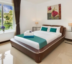 Вилла с 4 комнатами с балконом в Tropicana Pool Villa