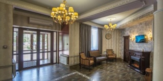 Комсомольск-на-Амуре: Отель Амур