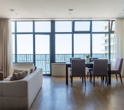 Трехкомнатные апартаменты с двумя спальнями (6-14 этаж) в Real Apartments Sochi