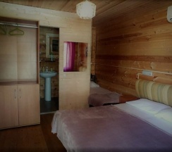 3- местный  номер Комфорт в эко-коттедже в Петрович