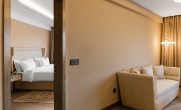 Двухместный люкс двуспальная кровать в Mövenpick Samarkand