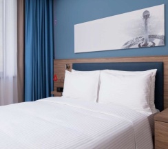 Двухместный номер двуспальная кровать в Hampton by Hilton Astana Triumphal Arch