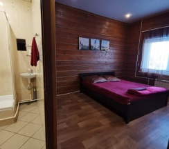 Коттедж с 5 комнатами с балконом и с красивым видом из окна в Удачный