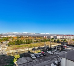 Номер семейный Standard с 2 комнатами с балконом и с красивым видом из окна в Green rent