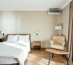 Апартаменты двухкомнатные с балконом морская сторона. Корпус 2 в Amza Парк