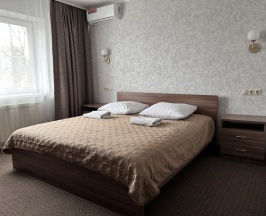 Стандартный номер с кроватью размера «KING-SIZE» в Элион