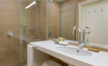 Номер стандарт с 2 односпальными кроватями в DoubleTree by Hilton Moscow-Vnukovo Airport