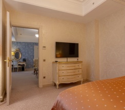 Люкс Высотка в Radisson Collection Москва