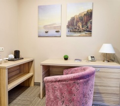Стандарт "Classic" с 2 односпальными кроватями или одной двуспальной в Harbor Club Hotel