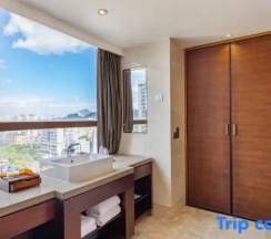 Двухместный люкс Deluxe с видом на реку (двуспальная кровать) в Sanya Phoenix Waterside Gloria Resort