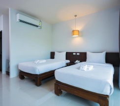 Двухместный номер Deluxe двуспальная кровать в Tamali Hotel
