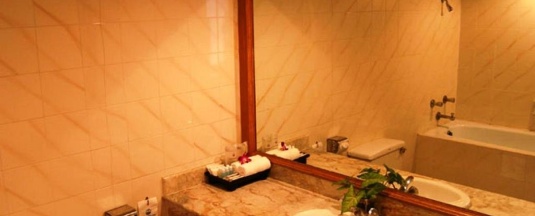Двухместный номер Deluxe с балконом двуспальная кровать в Golden Sand Inn