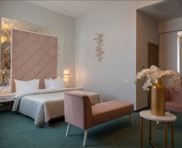 PINK SUITE (номер улучшенной категории) в Pellegreen Hotel