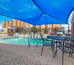 Четырёхместный номер в Super 8 by Wyndham San Antonio Downtown NE