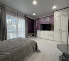 Комфорт №10 с балконом в Анита