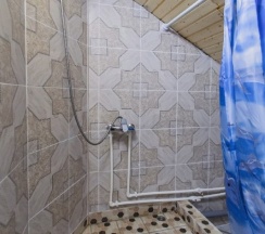 Большой семейный номер с раздельными кроватями, от 1-10 человек в Гостевой дом