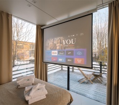 Зеркальный дом Премиум с душем в Резиденция Северное Сияние