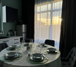 Уважаемые гости! Хотите отдохнуть семьей, компанией или поработать в тихой обстановке на свежем воздухе с видом на горы и лес? в Гостевой дом