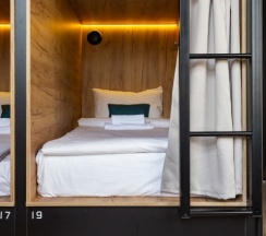 Общий 6-местный номер Smart room в Caps hotel