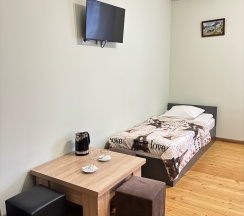 Стандартный семейный номер с 1 двуспальной и 2 односпальными кроватями в Невский