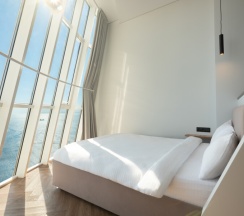 Панорамный пентхаус с видом на гавань и мосты (3,4), Тигровая 16А в Panorama Suites Group