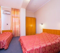 Трехместный "Стандарт" с балконом в Аллес