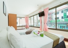 Семейный номер Standard с балконом в Rabbit Mansion Patong Hotel