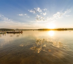 Номер делюкс семейный с 1 двуспальной кроватью в Уральские зори
