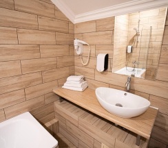 Номер делюкс (мансарда) в Art villa