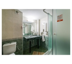 Двухместный номер Standard с балконом двуспальная кровать в Hotel Kavkaz Golden Dune