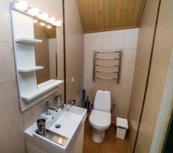 304 - Трехместный мансардный номер с боковым видом на море в Азов Инн