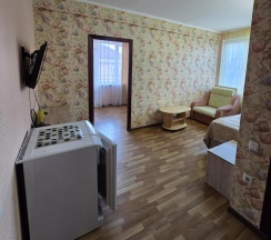 3-местный номер полулюкс в Диана