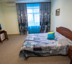 Стандарт с одной двуспальной кроватью в Алиса