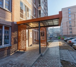 Апартаменты с балконом и с красивым видом из окна в Квартира Abakan.Apart с Кондиционером и Бойлером
