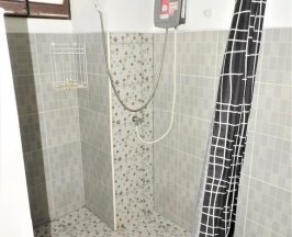 Двухместный номер Standard с видом на сад двуспальная кровать в Allstar Guesthouse