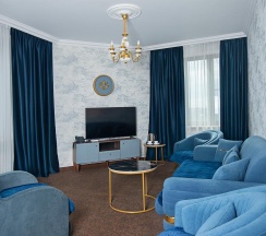Номер люкс №207 в Hotel central