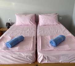 Четырёхместный номер Comfort с балконом в Regan