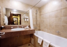 Двухместный номер Accessible двуспальная кровать в DoubleTree by Hilton Shymkent