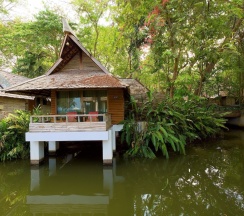 Номер Standard с балконом и с видом на залив в Sunset Park Resort and Spa