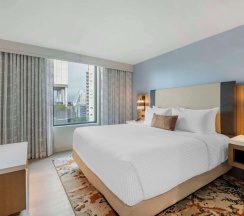 Двухместный люкс двуспальная кровать в Cambria Hotel Austin Downtown