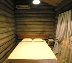 Коттедж с красивым видом из окна в WoodHouse