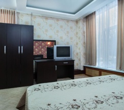 Двухместный полулюкс двуспальная кровать в Hotel Kazakhfilm