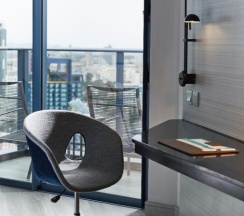 Двухместный номер Deluxe с видом на море двуспальная кровать в Grande Centre Point Pattaya