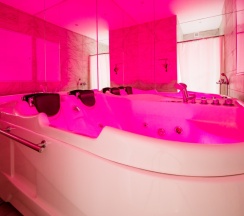 Двухместный делюкс с джакузи в Room room