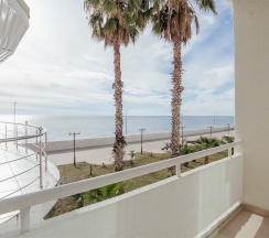 Семейный двухкомнатный с балконом вид на море в Кавказ