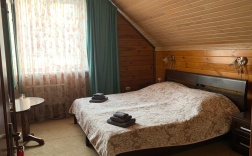 Номер стандарт с 1 двуспальной кроватью (с завтраком) в Манжерок