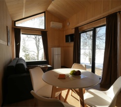 Четырёхместный Барнхаус на берегу озера в ЭкоPort на Отрадном