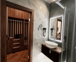 FAMILY ROOM в Метрополис